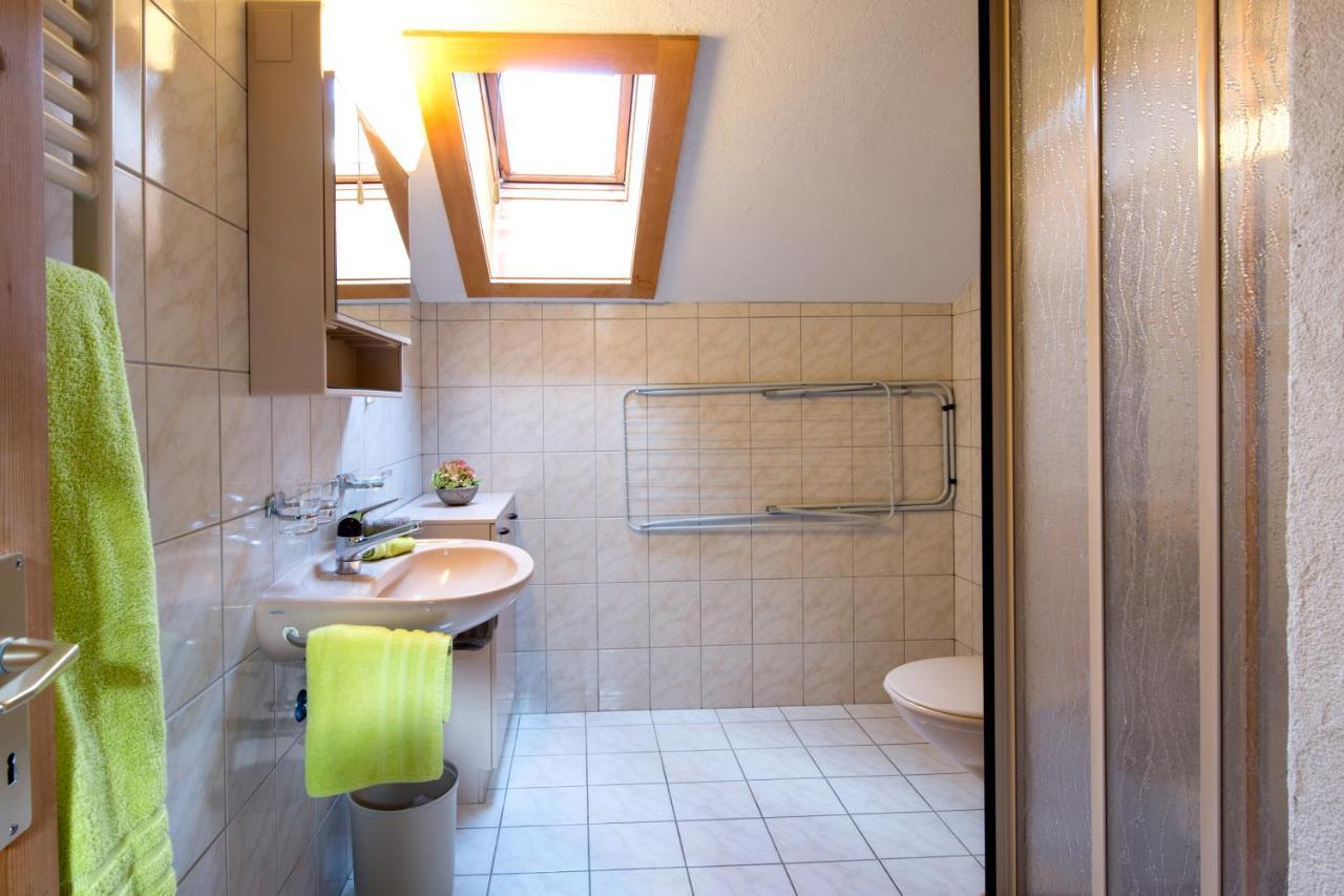 Ferienwohnungen Muntschi Andeer Kamer foto