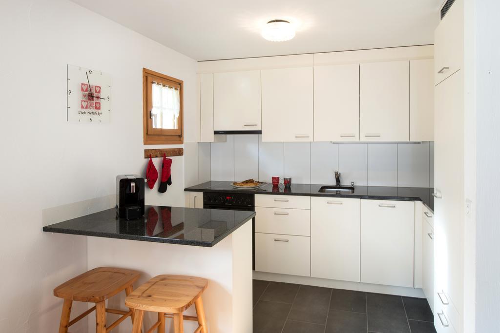 Ferienwohnungen Muntschi Andeer Kamer foto