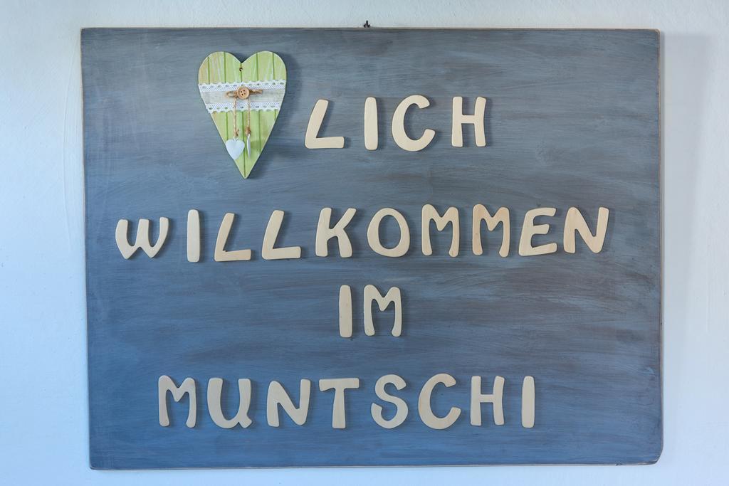 Ferienwohnungen Muntschi Andeer Buitenkant foto
