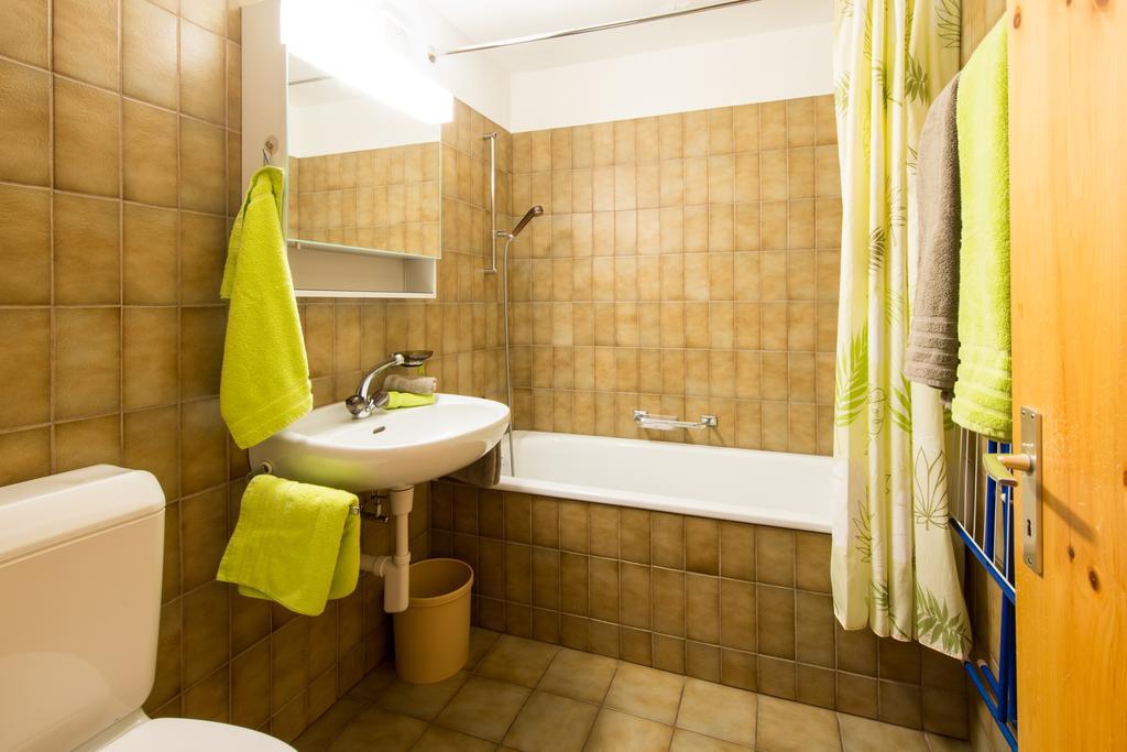 Ferienwohnungen Muntschi Andeer Kamer foto